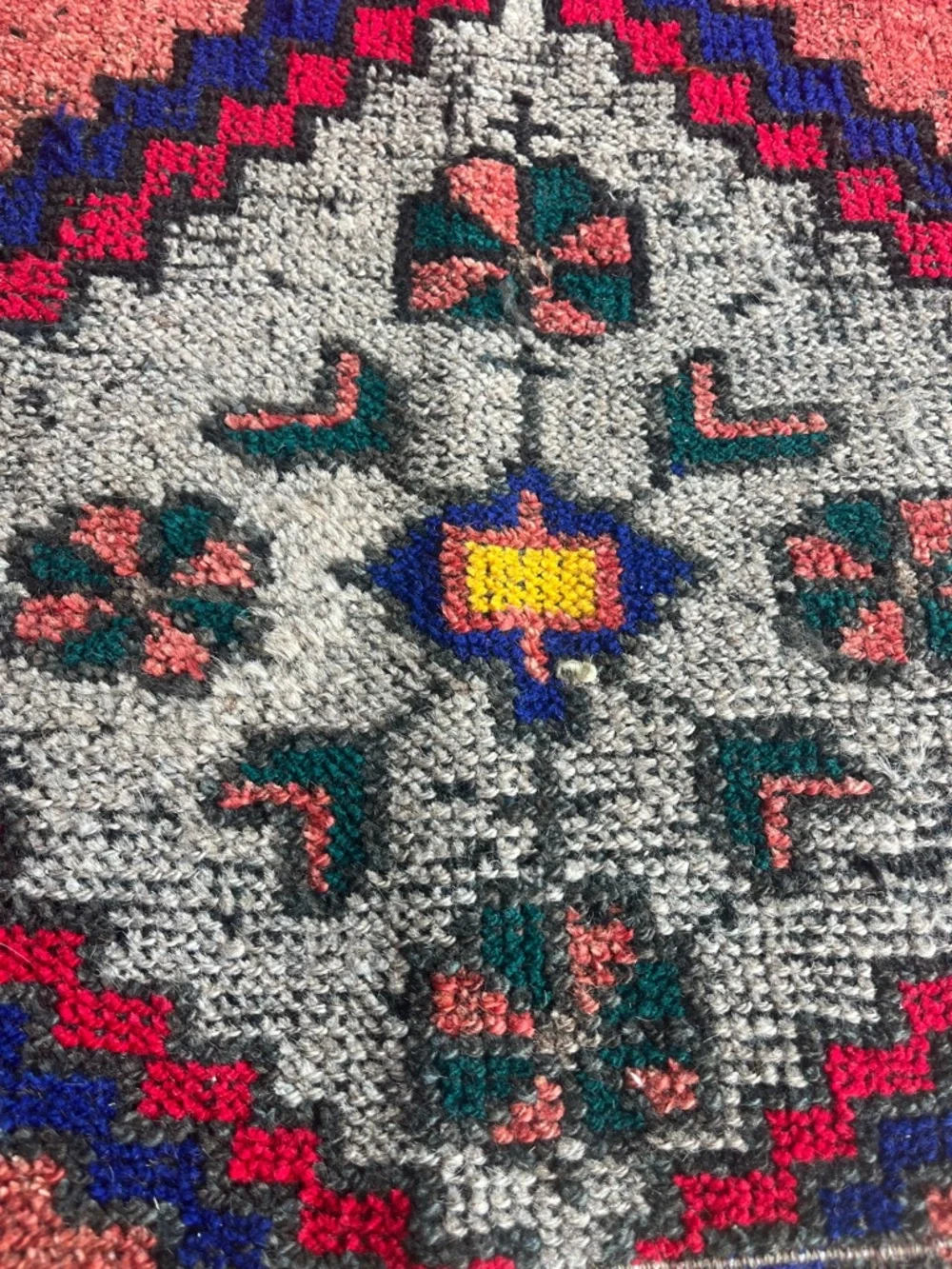 Amazing Handwoven Wool Turkish Rug - Picture 4 of 7